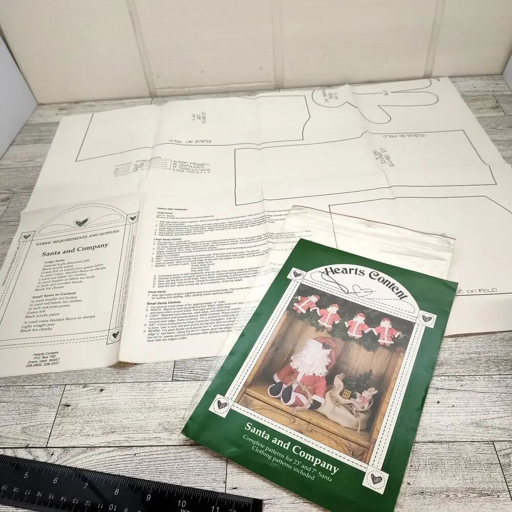 Santa and Company Doll Patterns 1987 Vintage  Hearts Content‎ Crafting Christmas